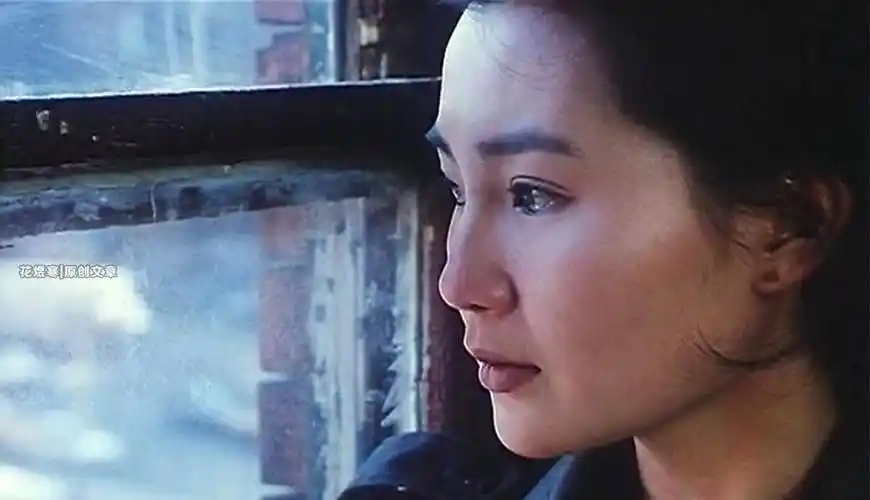 原创从花瓶蜕变为影后的张曼玉经历2次婚约她还相信爱情吗