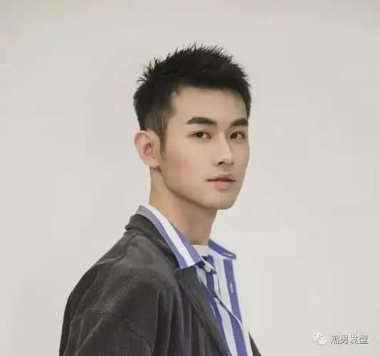 2020年备受欢迎的男生发型参考!|碎发|短发|刘海|中分_网易订阅