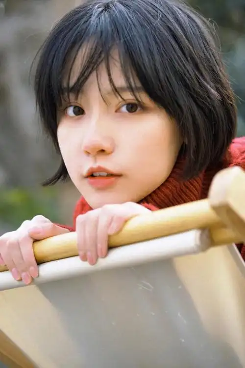 成果演员个人资料是什么_人物经历社会活动个人作品杂志写真人物评价