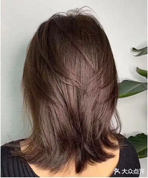 适合发量多的发型减龄蓬松