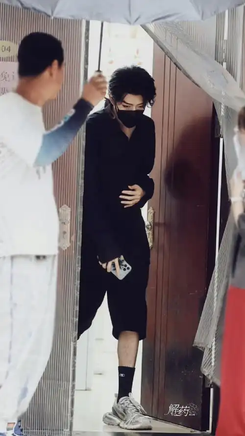 感觉环腰抱一下,会空出一圈06    #邓为