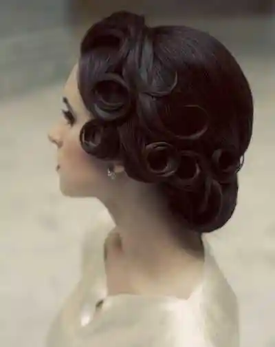 欧美复古盘发发型图片 展现优雅气质