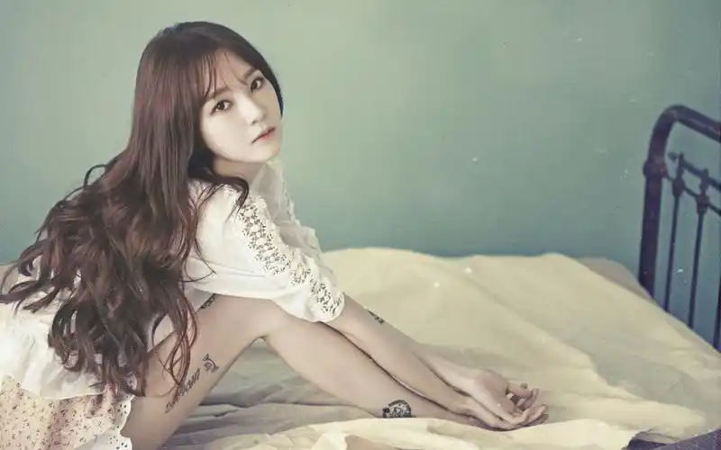 韩国明星姜敏京电脑桌面壁纸下载