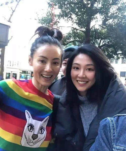 这些路人合照竟然赢过明星迪丽热巴被衬成路人刘亦菲甘拜下风