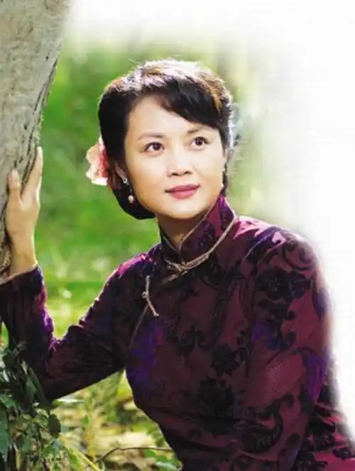 大宅门黄春扮演者茹萍柔情似水她少年时的照片更是温婉可人