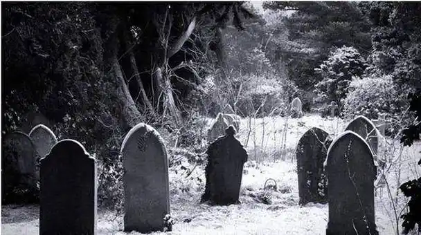 原创宁可夜宿荒坟不可夜居古庙死人住的地方还不如庙宇可怕