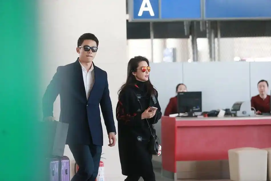 李冰冰与小16岁男友分手,表示不再是情侣但却情逾骨肉