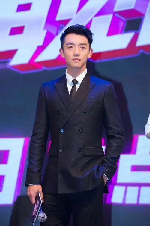 《前任3:再见前任》发布会全阵容"开车" 韩庚郑恺热舞挑战男人间最短