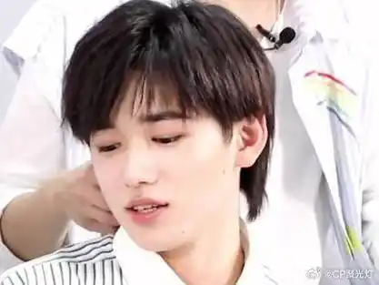 "xql吃醋的尽头是互相伤害"#文轩# #刘耀文# #宋亚轩#  "xql吃醋的