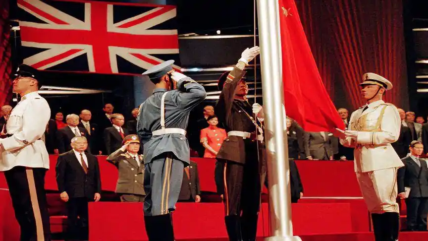 1997年,香港回归交接仪式上,为何出现5秒"真空"时间?