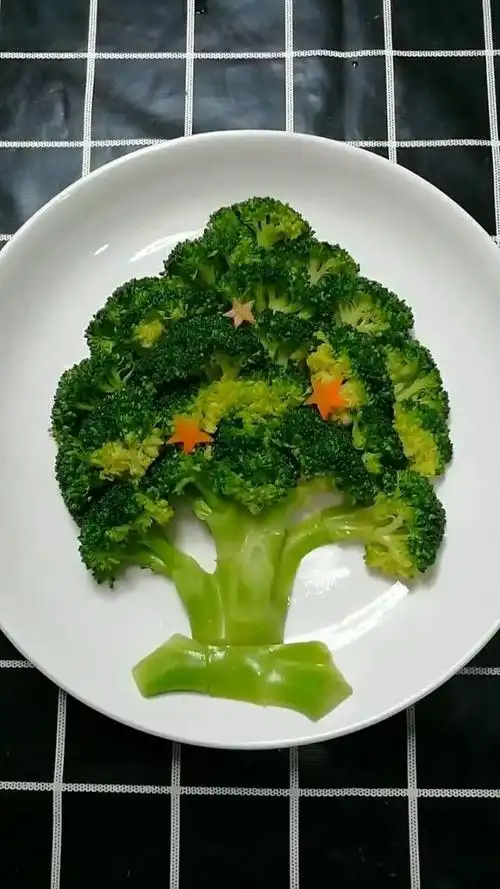 这个摆盘真的太精致了,看到这样的菜就感觉好吃