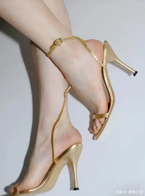 女生的脚要怎么保养才更美呢