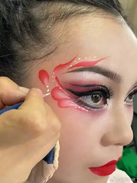 舞台妆容分享|||舞台妆之彩绘分享#怀化艺考妆容[话题]# #怀化舞台妆