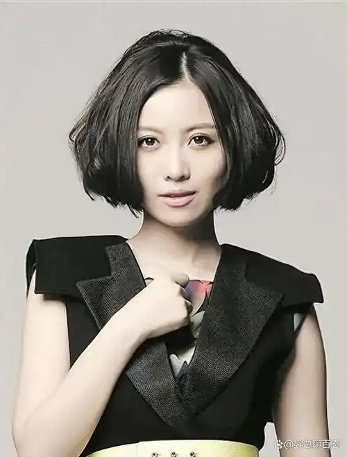 她便是后来轰动全国的歌手姚贝娜.