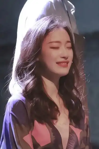 幺幺洞捌,蒂芙尼.#倪妮 #美出高级感 #一 - 抖音