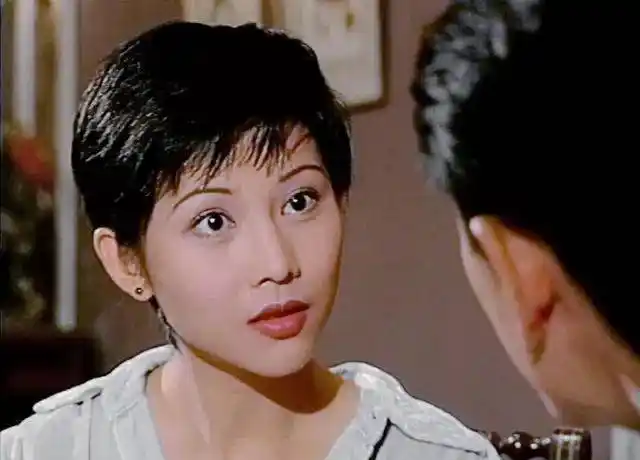 5.蔡少芬陈慧珊在《壹号皇庭》中饰演一位律师.