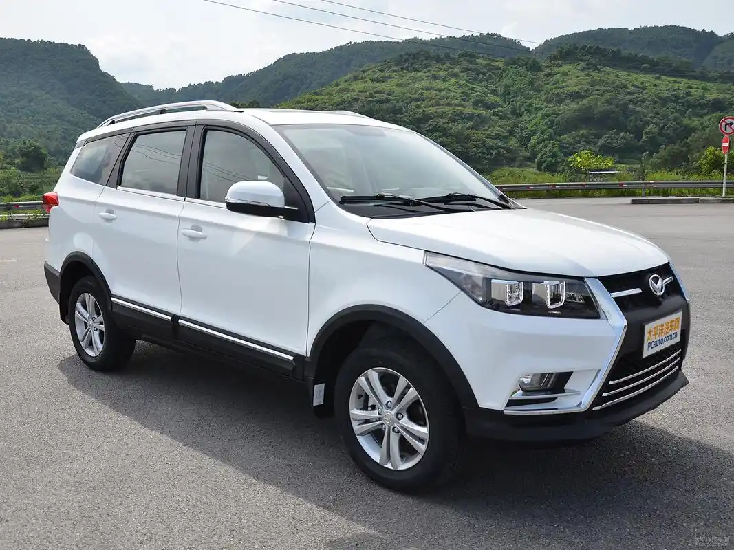 北汽幻速s3l 2016款 1.5l 手动尊贵型