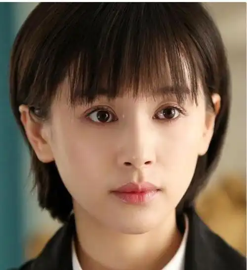 本以为王子文短发够靓了,直到看见她的黑长直:求你别再剪短了