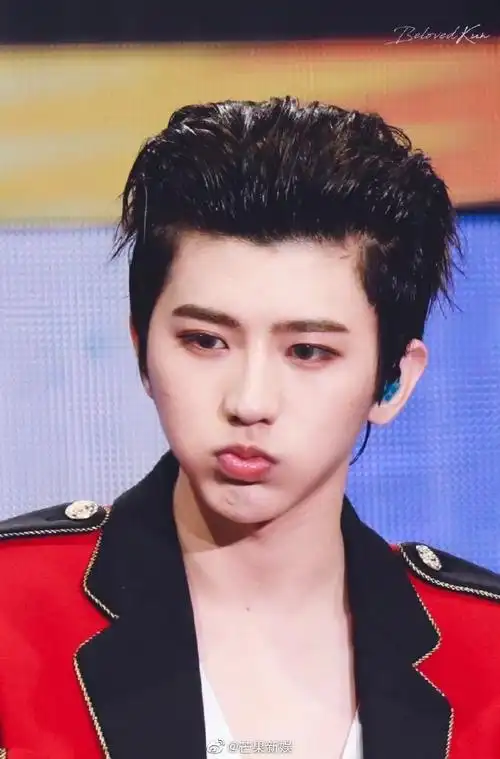 蔡徐坤嘟嘟嘴系列 小嘴一嘟 可爱输出甜甜的坤坤@蔡徐坤#原创音乐制作