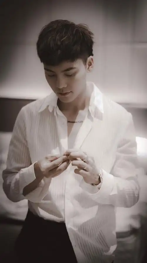 ida美发|陈伟霆9款潮牌发型,每一款都堪称是爆款,帅哭了!