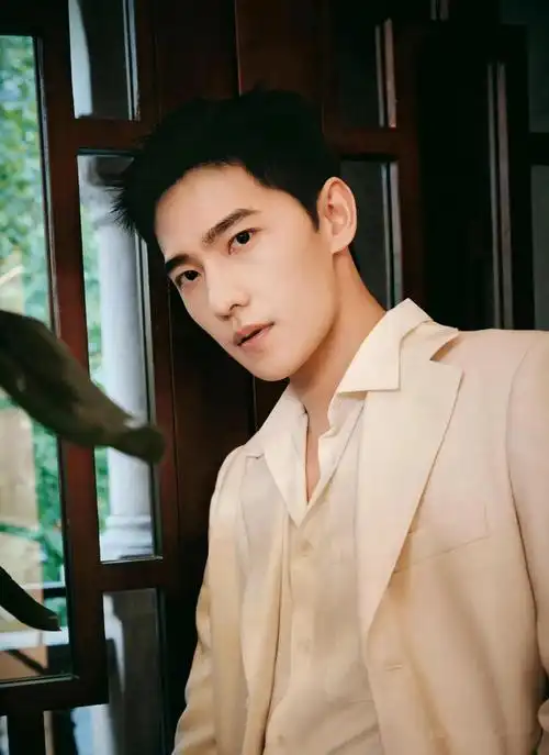 24位高颜值男艺人校草,有人已颜如花谢,有人依旧帅气动人