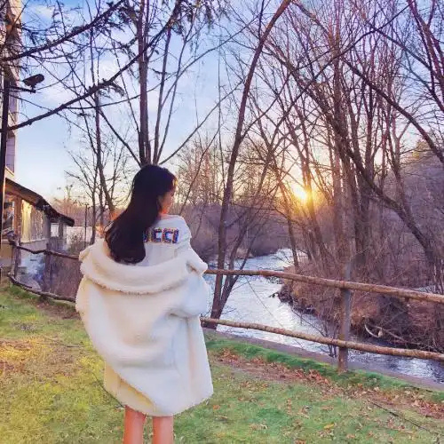 女生头像频道提供更多与侧脸美女,高清图片,气质型美女,长发女生相关