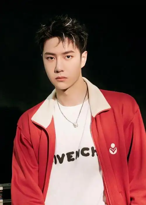 王一博打败黄渤,与张译争"最佳男演员",这奖到底啥标准?