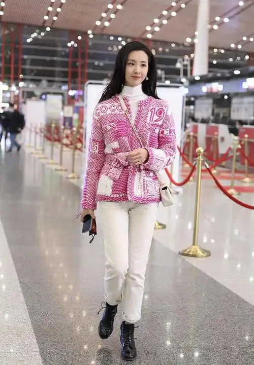 exo金钟仁扭动身躯热舞大秀性感腹肌