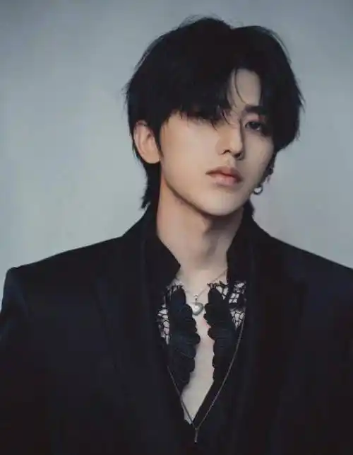 蔡徐坤新歌登顶台湾唱片排行,这个成绩,网友:华语乐坛没救了