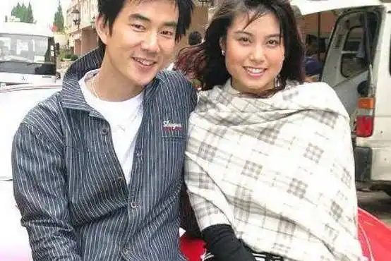 原创任贤齐妻子近照罕见曝光,隐婚16年仍然如初恋,难怪不愿公开她