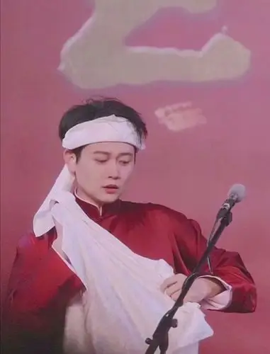 阿西,我本来很喜欢他的,现在脸崩了