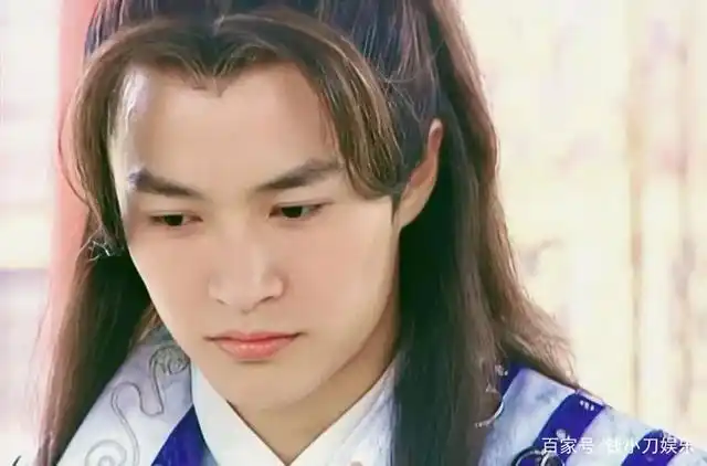 还记得童年男神郑国霖吗