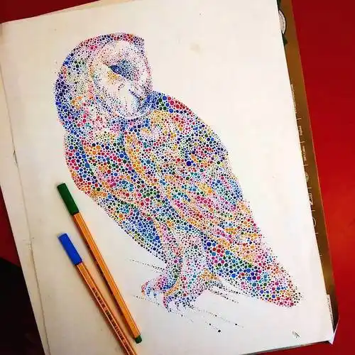 彩色点点构成的精致动物绘画作品