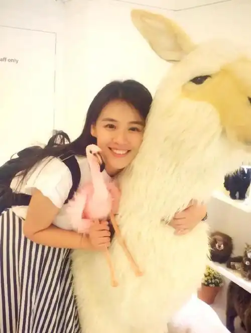 以前的马思纯书模气质 马思纯以这个颜值演第一炉香应该没有人吐槽吧