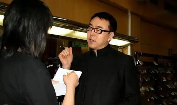 郎昆:三娶三散,晚年病痛缠身,前妻马艳丽独怜他