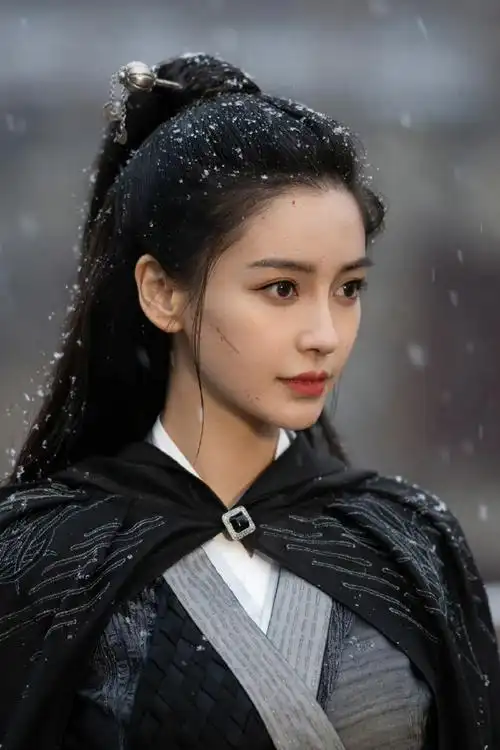 刘瑕张殷殷同款战损妆##angelababy雪中黑袍战损剧照