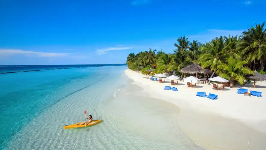 夏日清爽海滩风景桌面壁纸