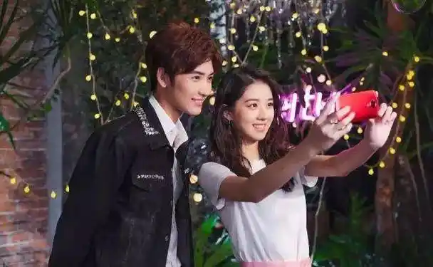 黄俊捷前女友再发长文称自己被利用,向男方道歉!_花儿_表哥_因为