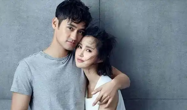 如今再看张歆艺才明白她二婚还能嫁袁弘靠的不是幸运而是智慧