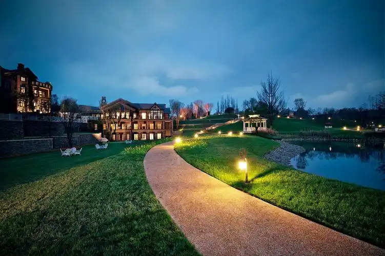 龙湖悠山郡别墅 城市中的山水画