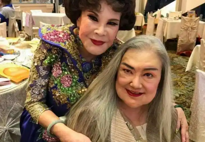 (港星邵音音,黄夏蕙合影)北京协和医院外科学博士,俊泰美好医疗美容