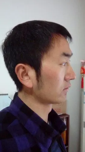 鬓角这么长合适吗?实话实话,没关系.说真话的给分.