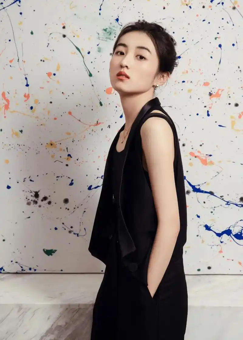 张子枫#张子枫#神仙颜值 #又美又飒 #分享照片 - 抖音