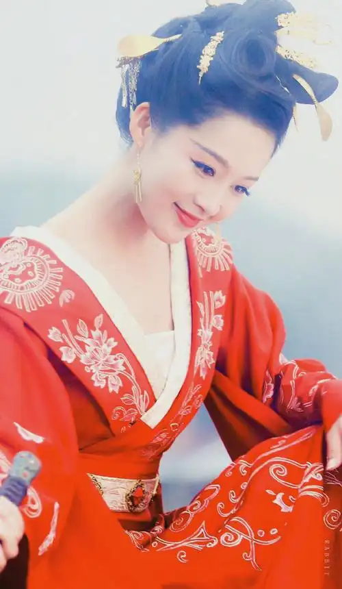 李沁请君红衣剧照