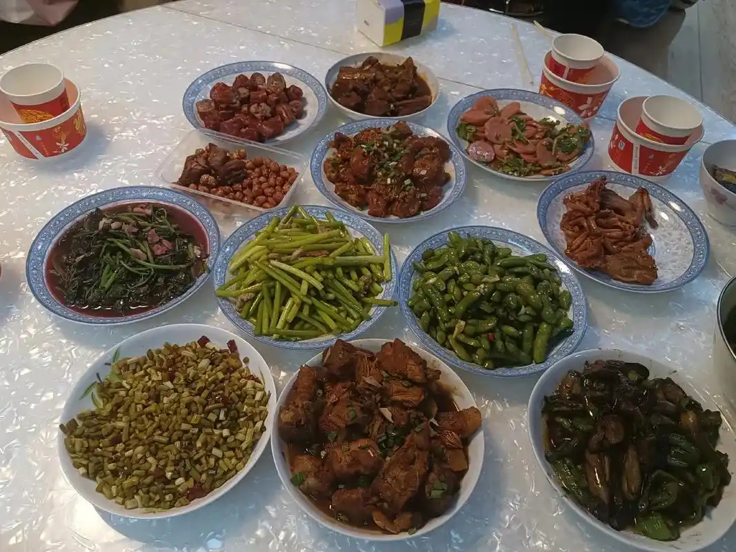 周末愉快亲人的陪伴是最大的幸福做了一桌家常菜请母亲姐姐家中小