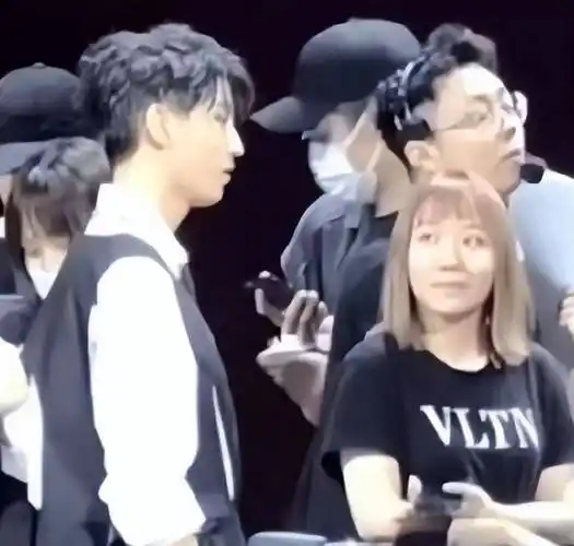 王俊凯深夜上热搜!