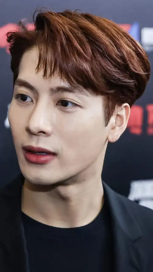 王嘉尔侧背发型##王嘉尔港风mv