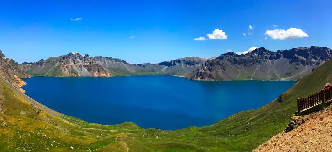 长白山天池全景