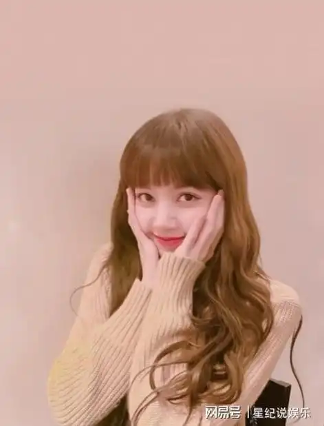 露球贴五角星,扭腰似埃及艳后|韩国|安德森|lisa|疯马秀风波_网易订阅