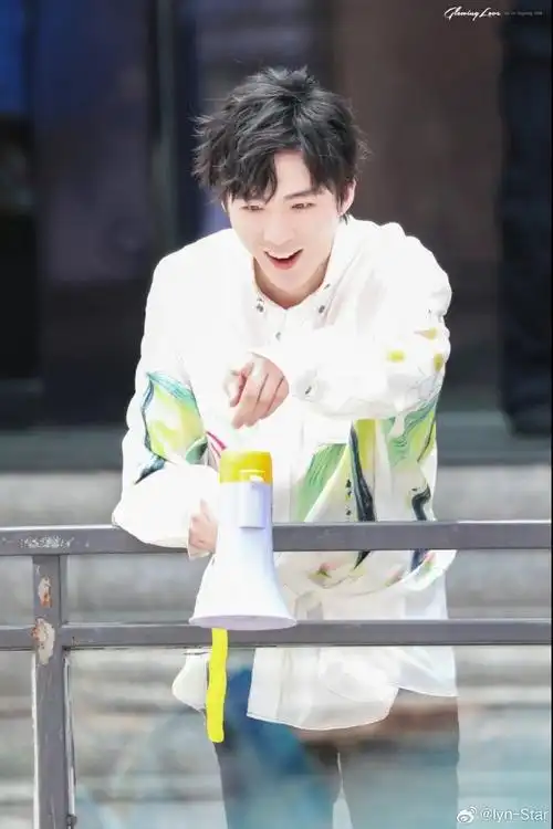 这是一组浪漫的照片    @摩登兄弟刘宇宁.#刘宇宁#.刘宇宁.lyn.